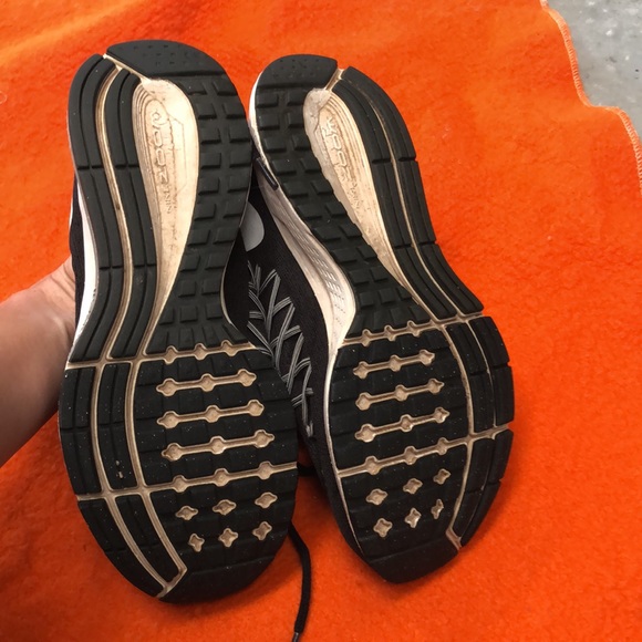 Nike tennis shoes - Picture 4 of 7